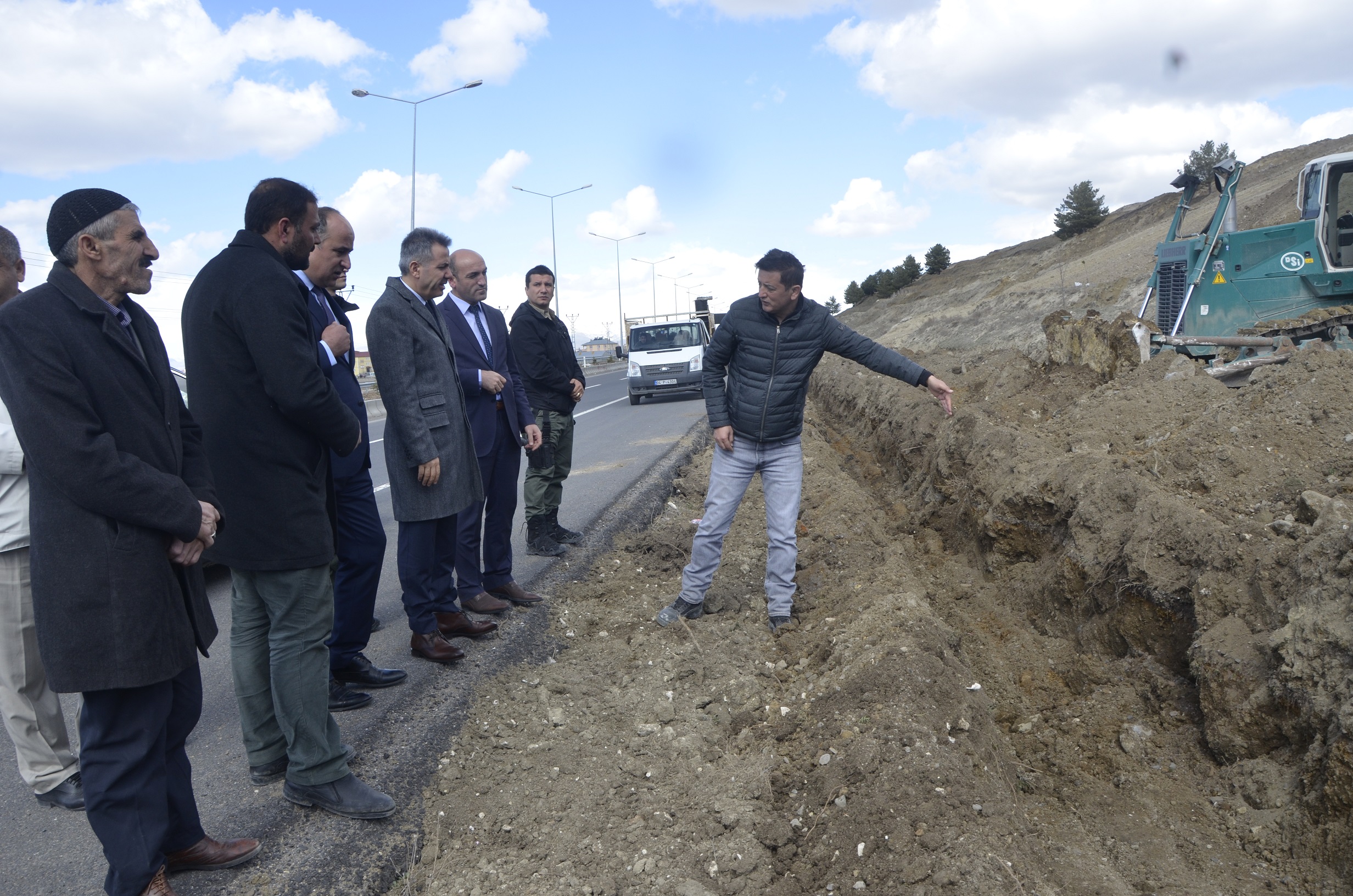 Ağrı Belediyesi Çevre Düzenleme Çalışmalarına Başladı.