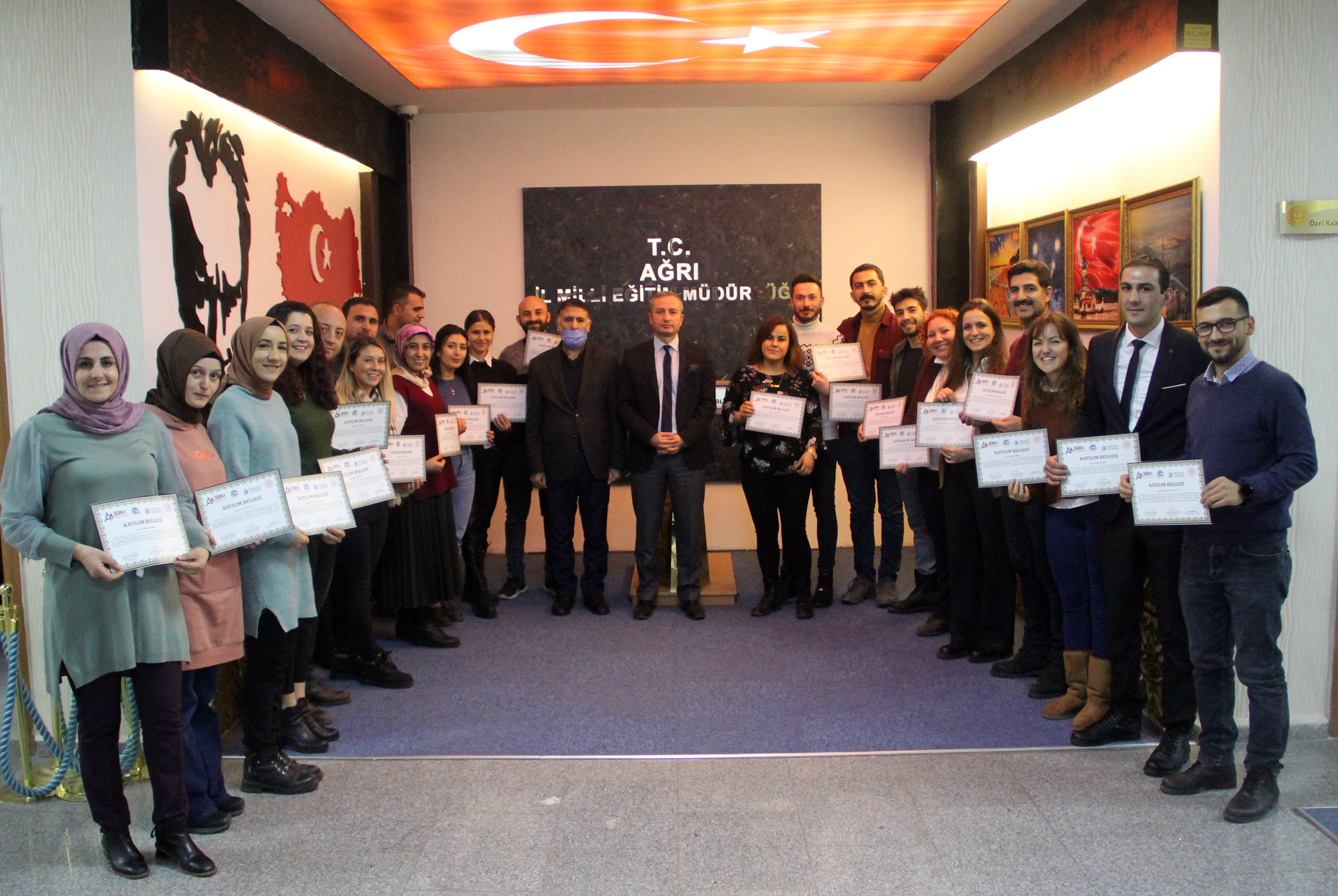 Ağrı Milli Eğitim Müdürü Kökrek, Scientix STEM eğitimi alan 40 öğretmene katılım belgesi verdi